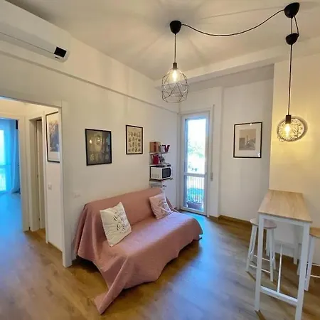 Fevira Airport Free Parking Apartment *